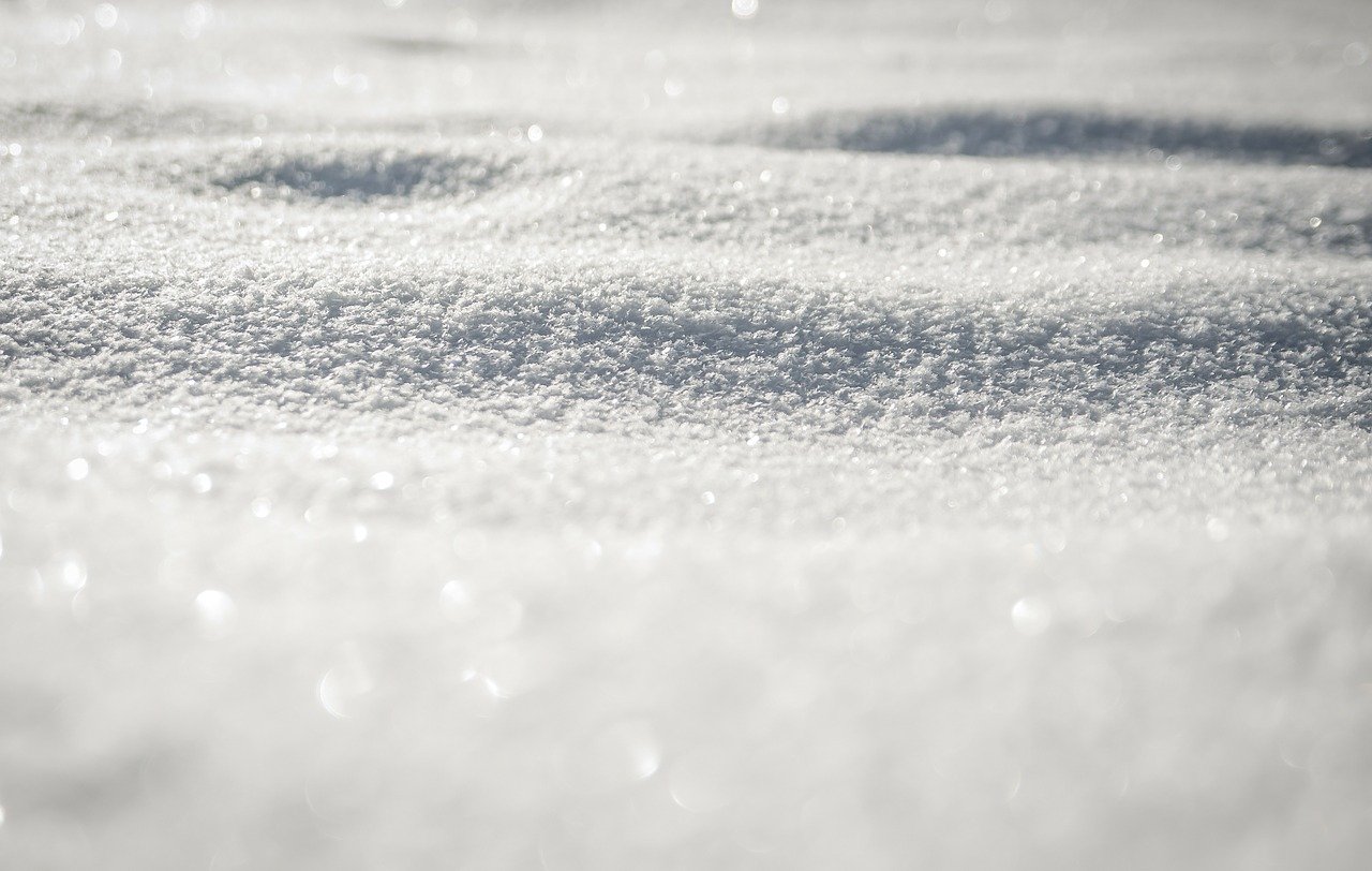 Snø som symboliserer Nils Henrik Asheims verk Muohta